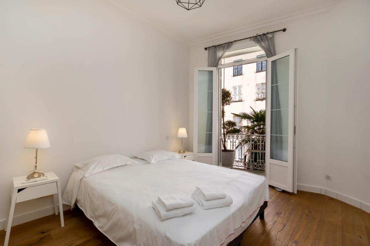 Les Suites R Bonaparte - Appartements De Standing Au Coeur De La Vieille Ville Pietonne Ajaccio  Dış mekan fotoğraf