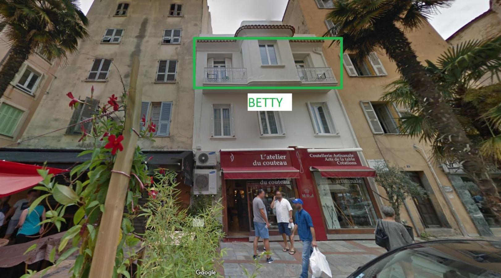 Les Suites R Bonaparte - Appartements De Standing Au Coeur De La Vieille Ville Pietonne Ajaccio  Oda fotoğraf