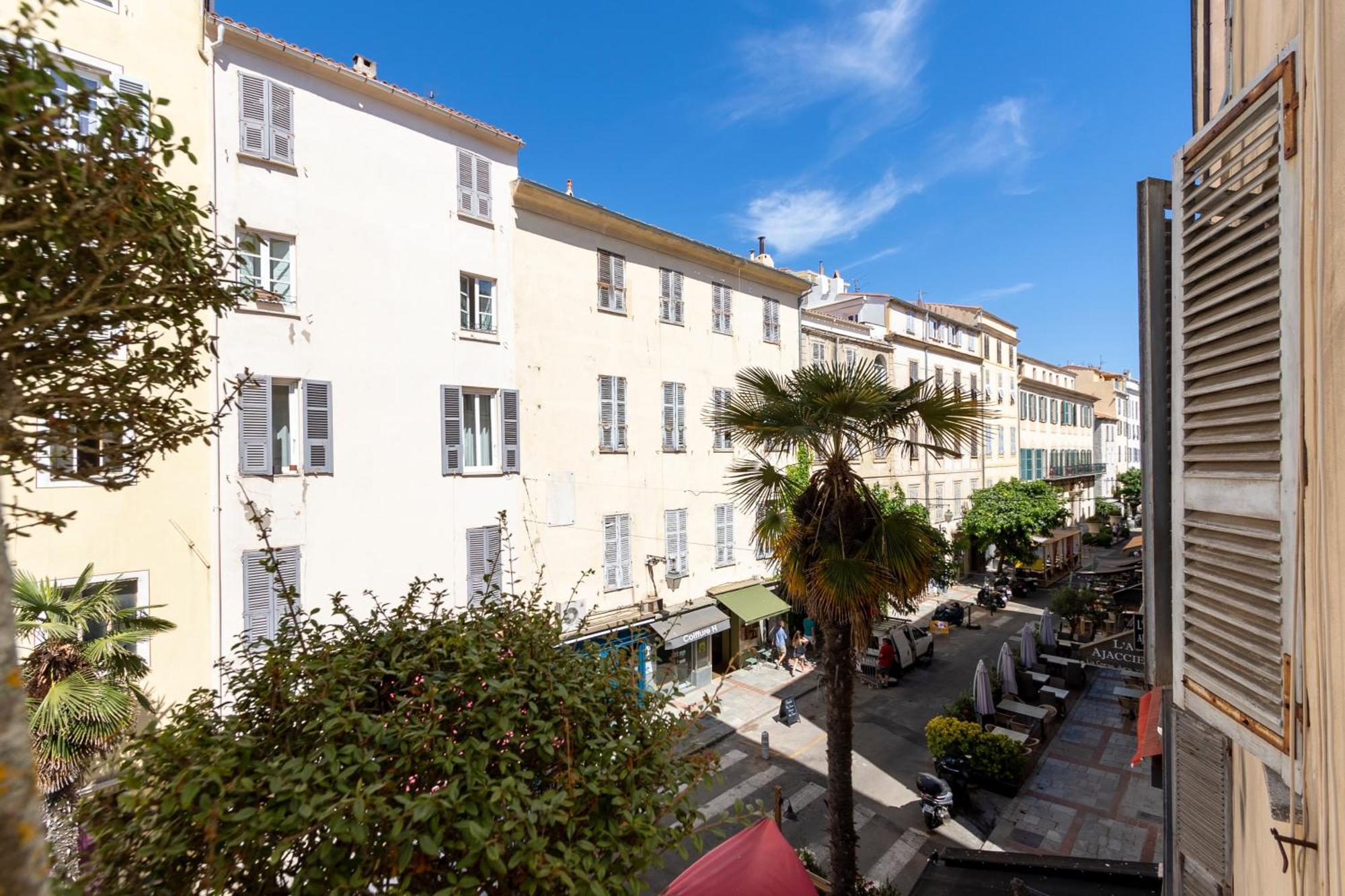 Les Suites R Bonaparte - Appartements De Standing Au Coeur De La Vieille Ville Pietonne Ajaccio  Dış mekan fotoğraf